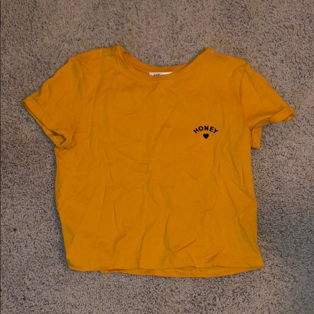 yellow crop top t-shirt